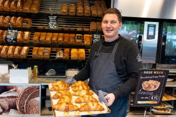 Het Stoepje Bakker Luc nu ook op de Markt in Emmen.